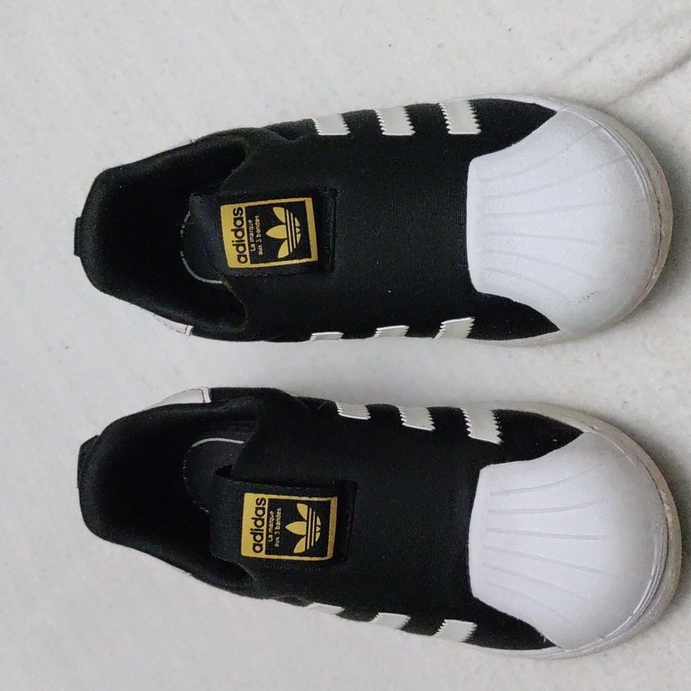 Adidas 9.5 Toddler boy shoes